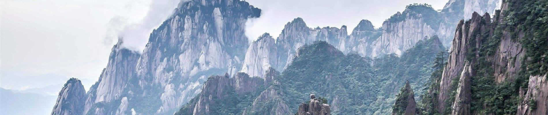 No wonder that one can not understand traditional Chinese paintings unless he or she comes to Huangshan. This three days Mt.Huangshan Essential Tour focuses on Huangshan highlights offering you an opportunity to explore this magic mountain and the culture in Huangshan.