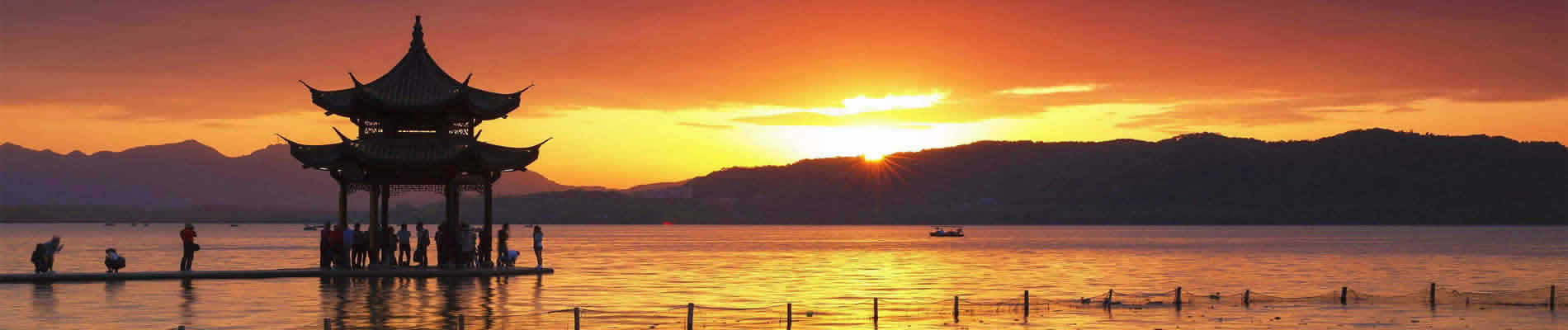 Hangzhou is a place worth staying for one night or more that.This two days Hangzhou Classic Tour with Impression West Lake Show in the best tour in Hangzhou for your choice.