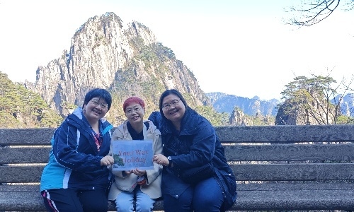 2-Day Yellow Mountain Sightseeing Tour with Hongcun Village From Hangzhou