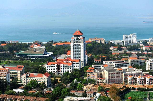 Xiamen 2-Day Tour: Discover Gulangyu Island and Coastal Charms