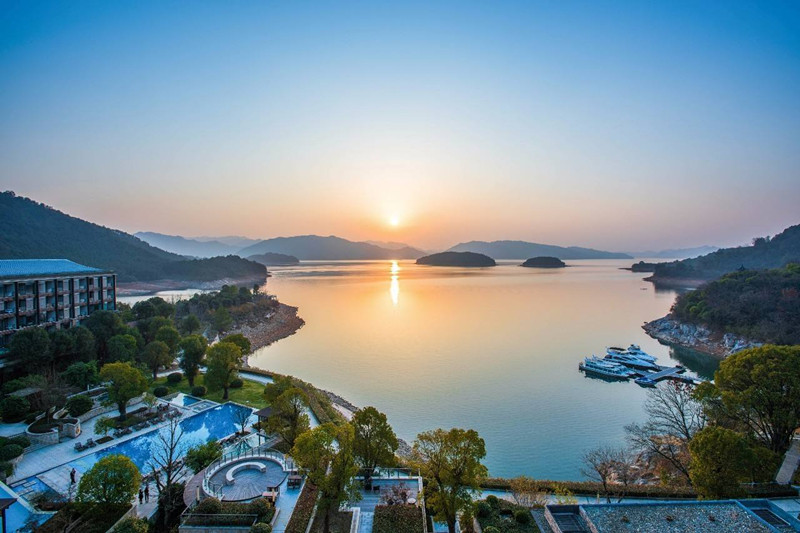 Thousand_islands_lake_from_hangzhou.jpg