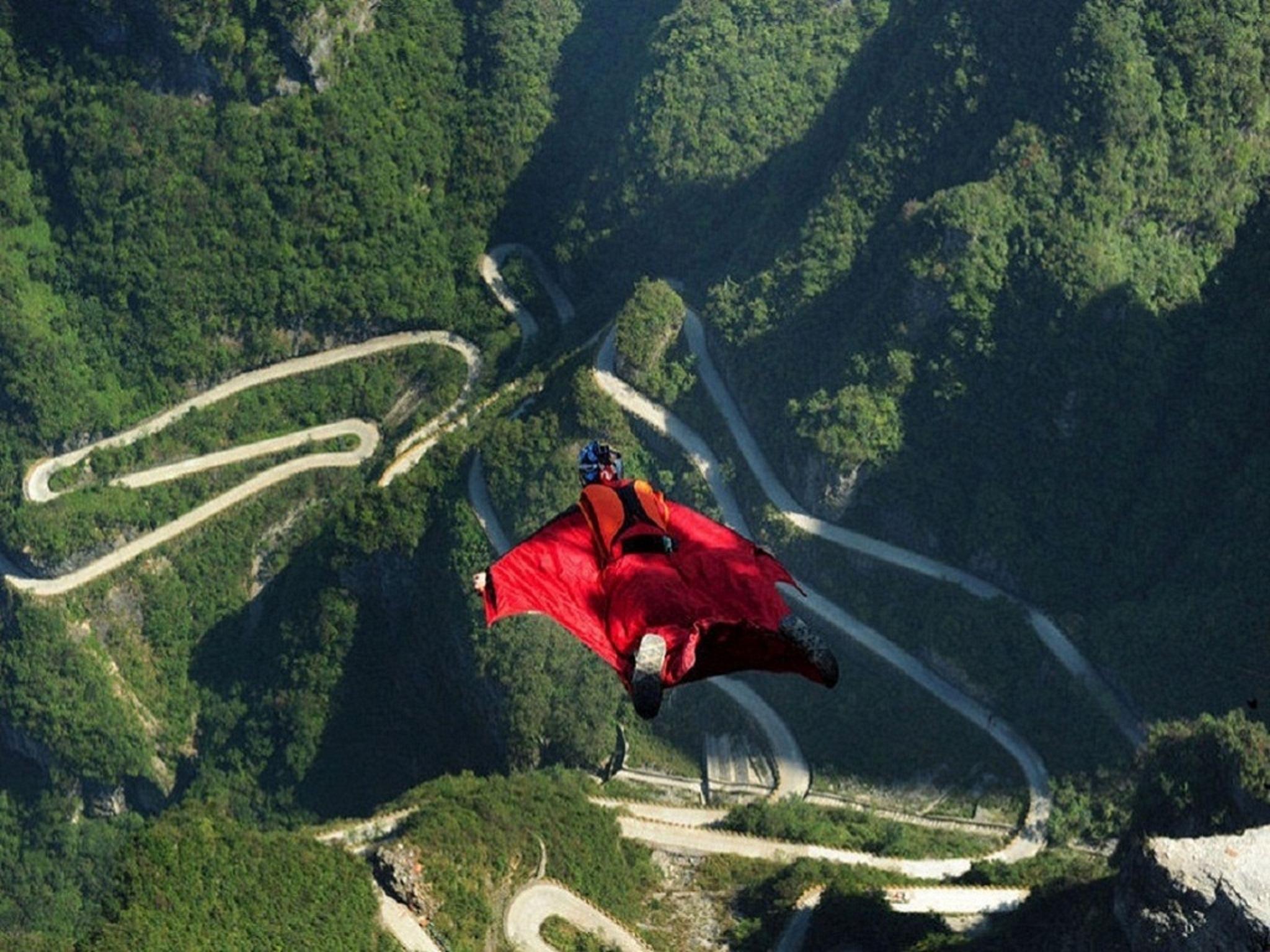 Wingsuit fly. Вингсьют. Бейсджампинг. Интересная жизнь. Горный бейсджампинг.