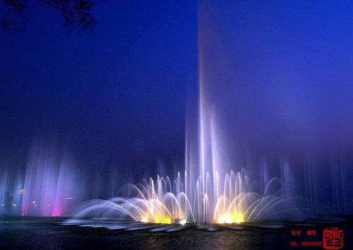 Westlake_night_music_fountain.jpg