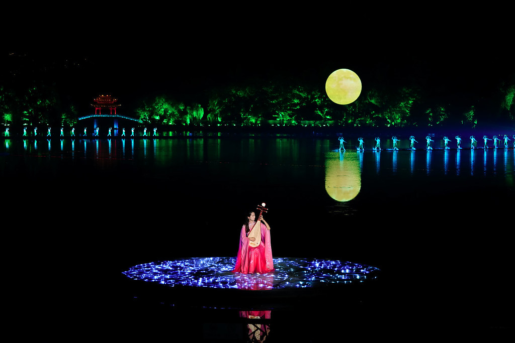 Moon_Light.jpg