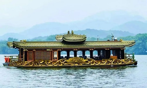 Lotus-Boat