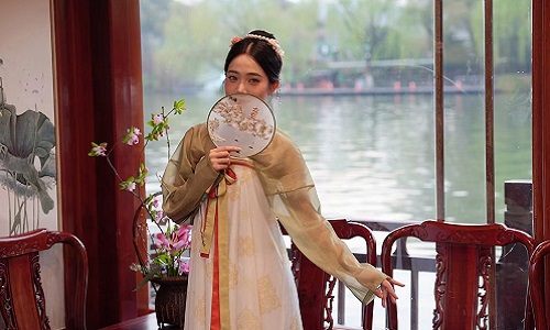 Photo-Experience-and-Cultural-Dress