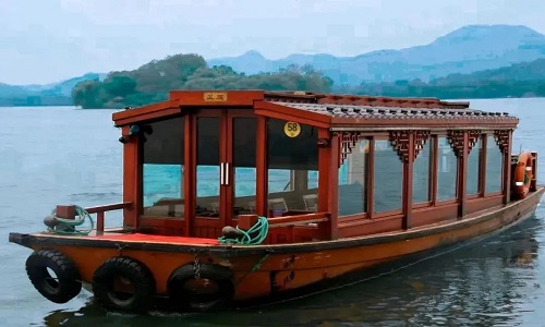Yang-Gong-Causeway-Leisure-Boat