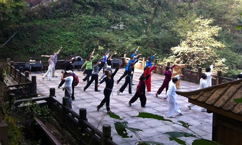 Morning-Tai-Chi-Experience-Qiyun