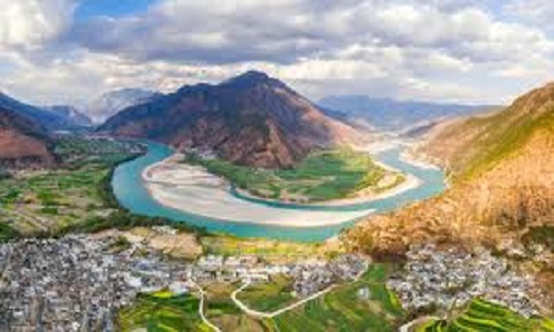 First-Bend-of-the-Yangtze-River-Lijiang