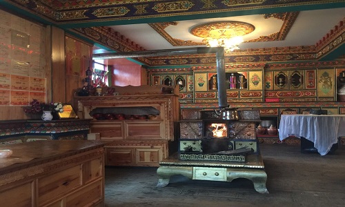 Tibetan-Family-Visit-in-Shangri-La-Yunnan