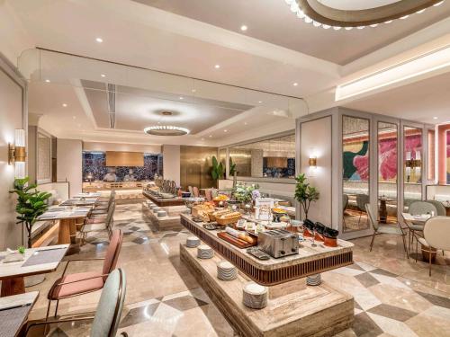 Hangzhou-Xixi-Wetland-Resort-Hotel-Dining