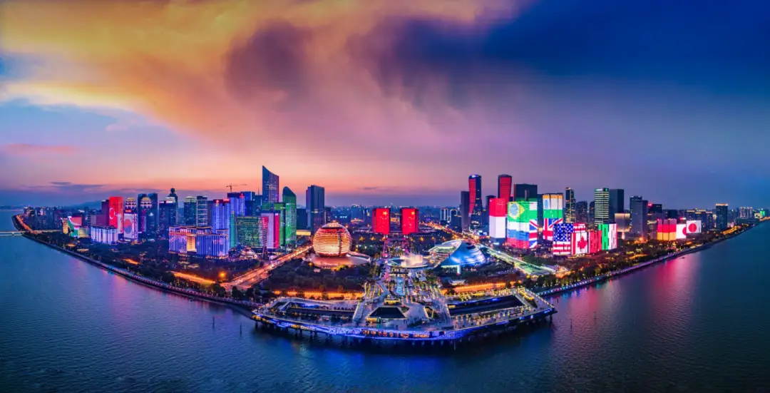 Qianjiang-New-City-Light-Show