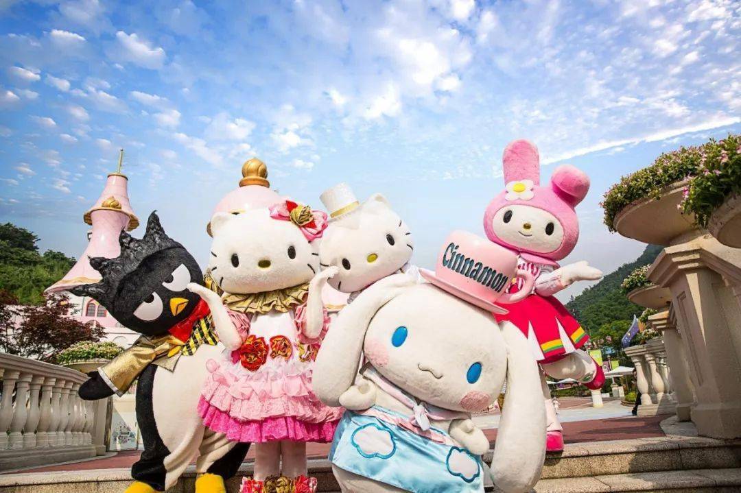 Hello-Kitty’s-Home2