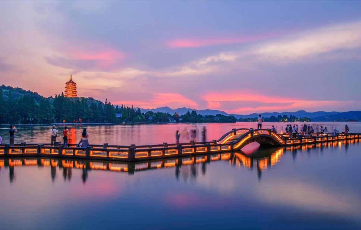 West-Lake-01 West-Lake-01