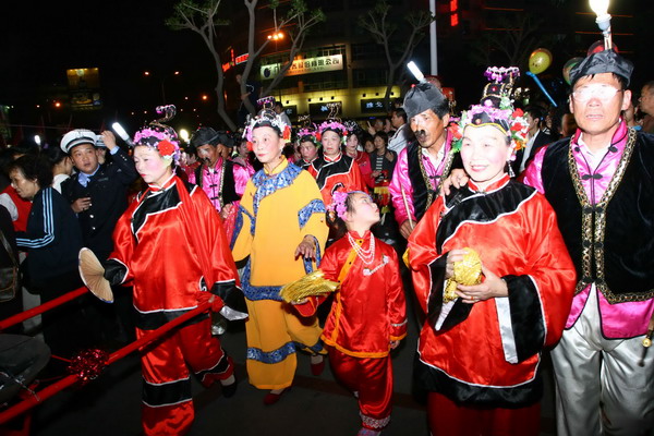Quanzhou-Making-a-Bustle-at-Lantern-Festival-Custom