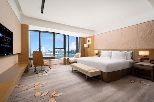 Wyndham-Grand-Xiamen-Yuzhou-Hai-Jing2
