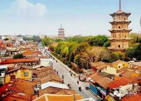 East-and-West-Street-Old-Town2 East-and-West-Street-Old-Town2