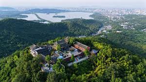 Clouds-Scurrying-over-Jade-Emperor-Hill