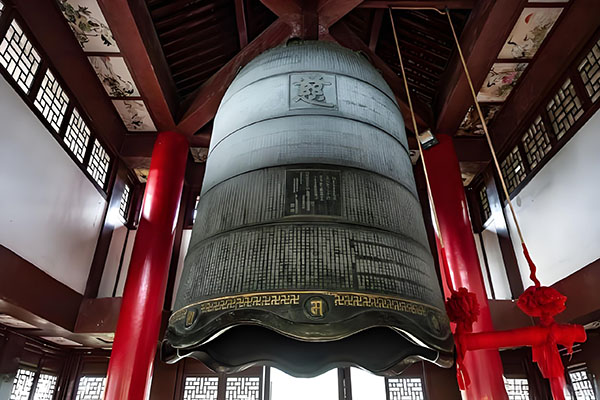Evening-Bell-Ringing-at-the-Nanping-Hill
