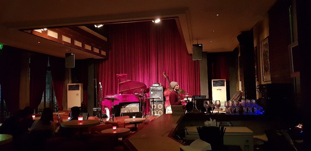 Huanglou-Jazz-Bar