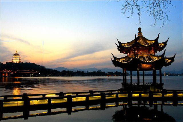 Leifeng-Pagoda-in-the-Sunset2