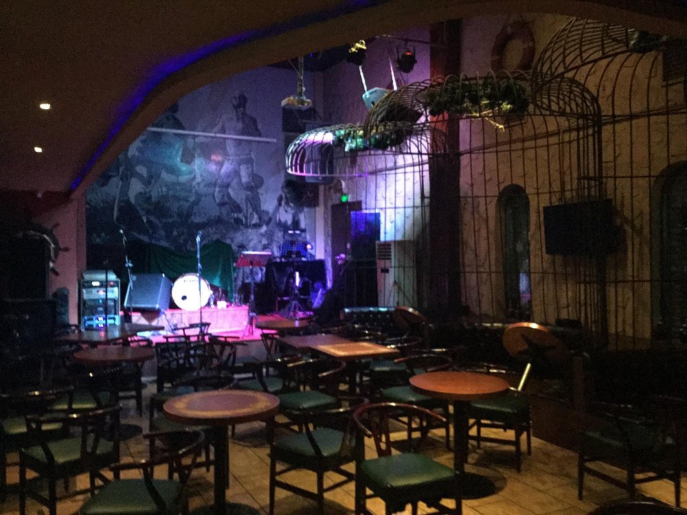 Old-Captain-Lounge-Bar2